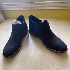 Clarks Camzin Angie Chelsea Bootie